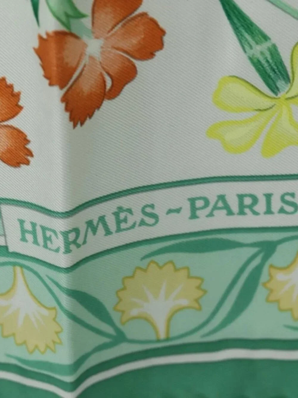 HERMES Carre 90 Scarf 